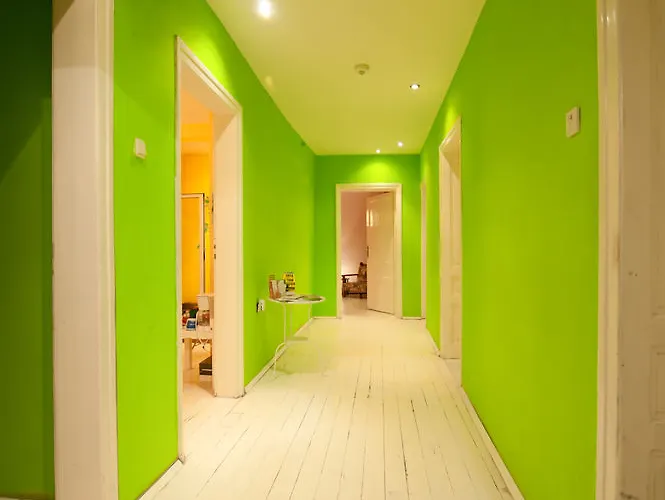 Yha Levitt Smart * Sofía