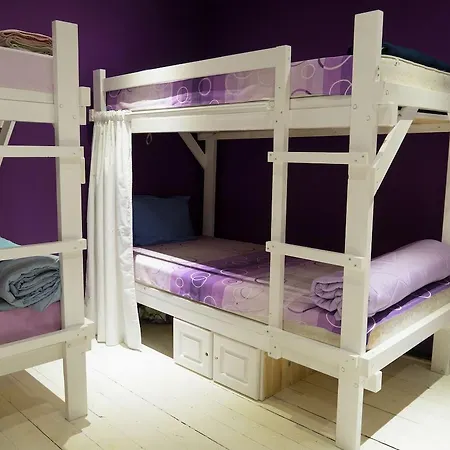 Yha Levitt Smart